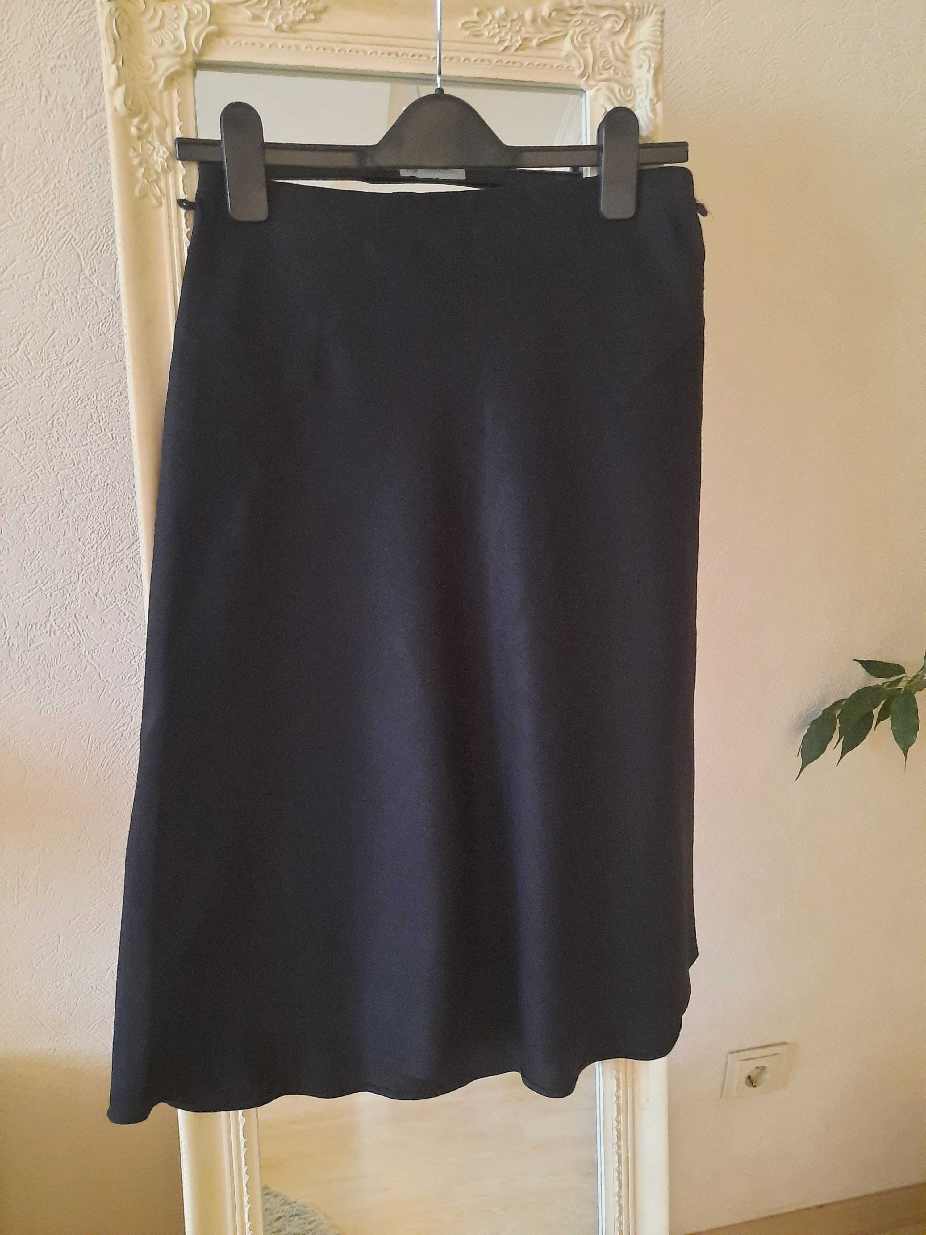 Продам летнюю черную льняную юбку фирмы Mark Spencer