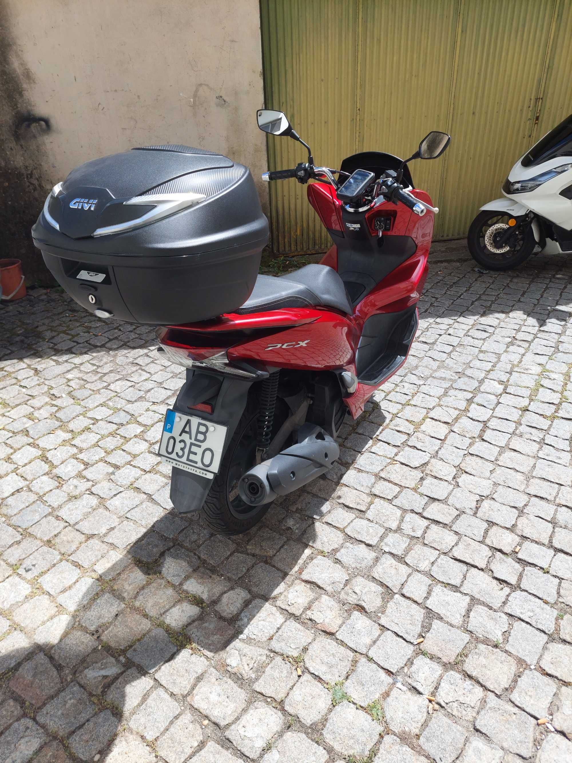 Honda pcx 125 vermelha