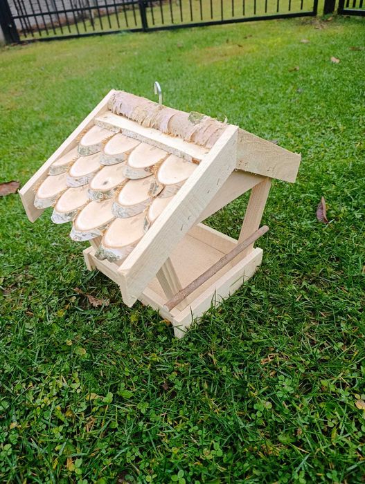 Karmnik dla ptaków brzozowy