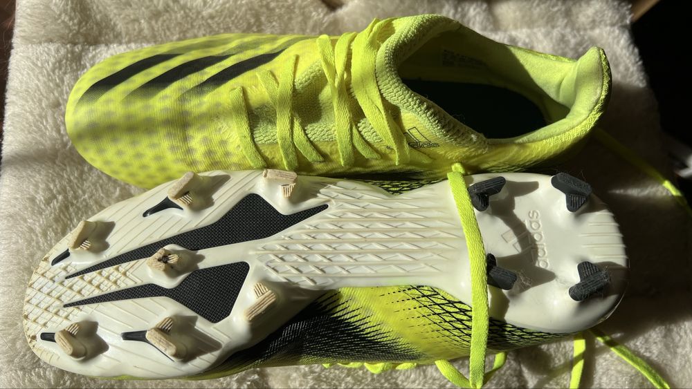 Korki adidasa, buty do piłki nożnej