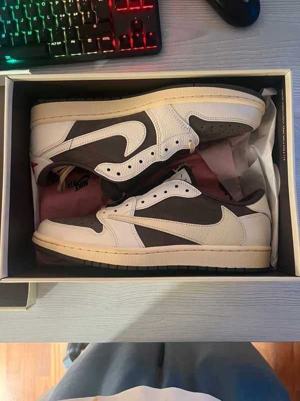 Jordan 1 RetroLow OG SP TravisScott Reverse R.39