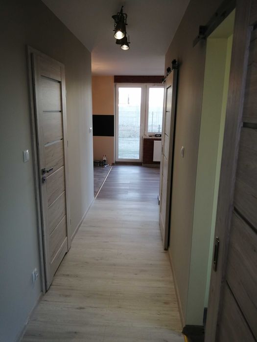 Remonty i wykończenia gładzie, malowanie, układanie paneli, ściany GK