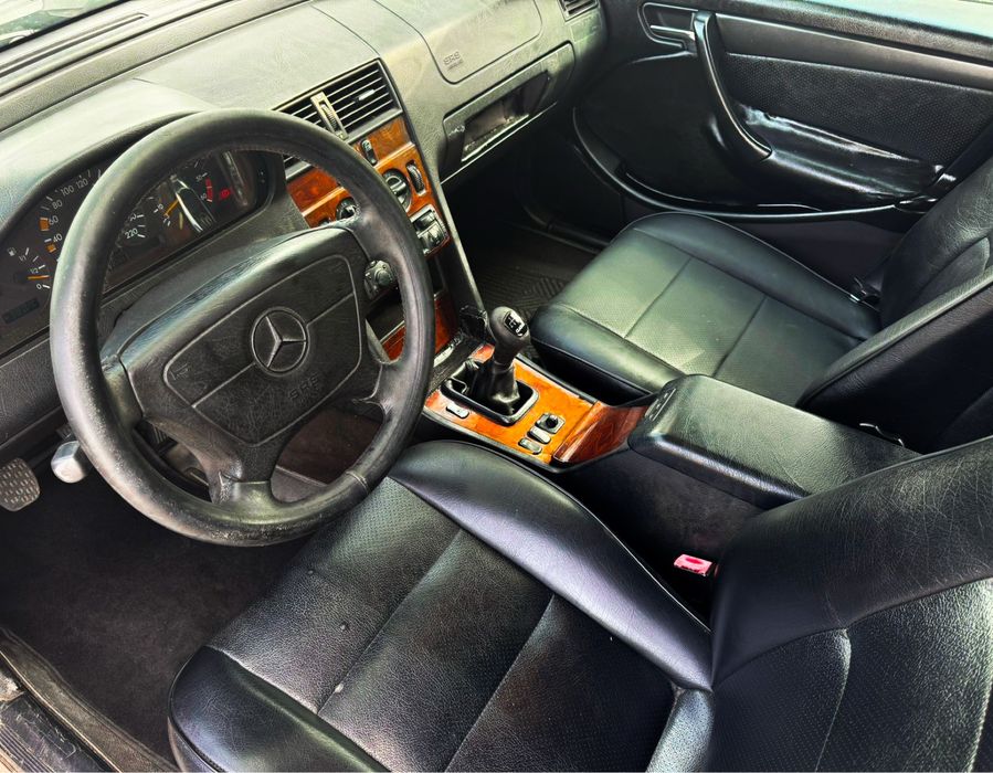 Mercedes Benz C200 Aceitamos Passaporte/CPLP/Titulo