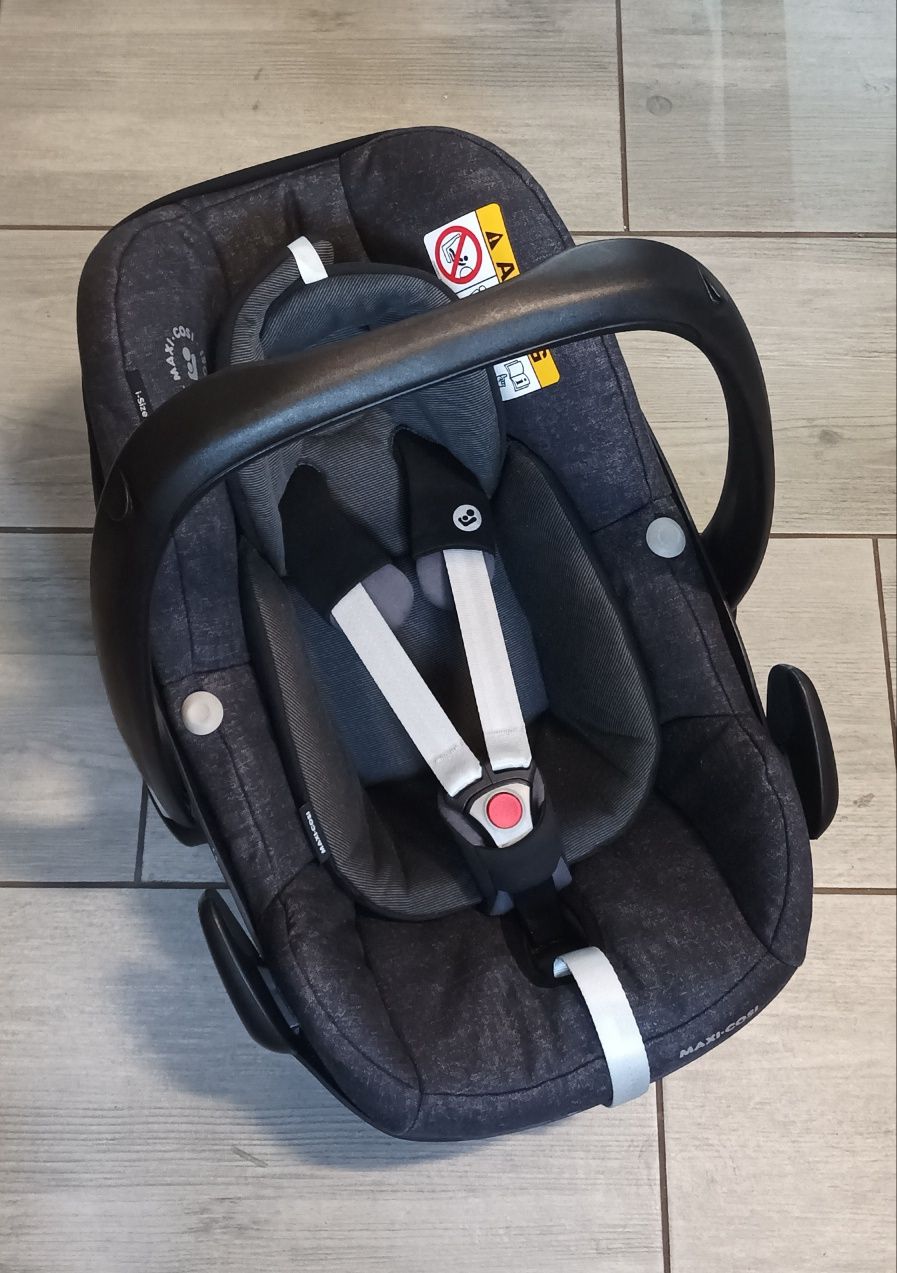 Fotelik samochodowy łupina z bazą ISOFIX, Maxi-Cosi Pebble Pro i-Size