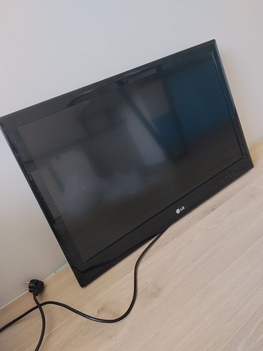 Телевізор LG 32LE3300-ZA.