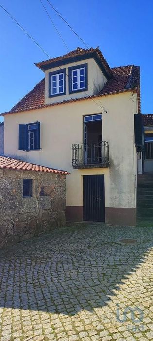 Casa T4 em Oliveira do Hospital e São Paio de Gramaços de 87,00 m2