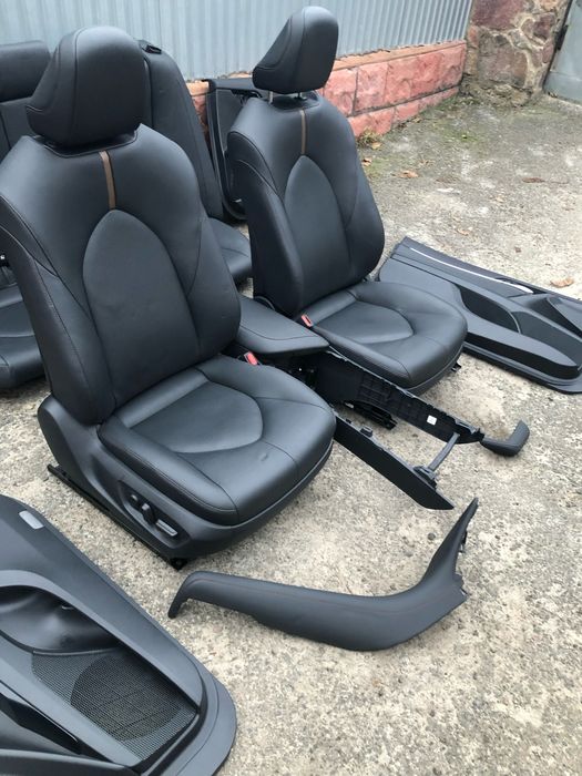 Toyota Camry 70 салон сидения