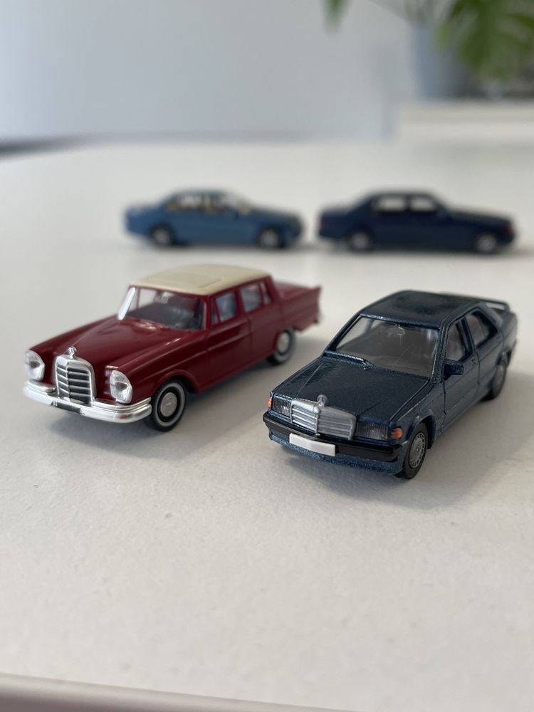 Zestaw 4 modele Mercedes w skali 1:87 firmy Herpa i Wiking 1/87 miniH0