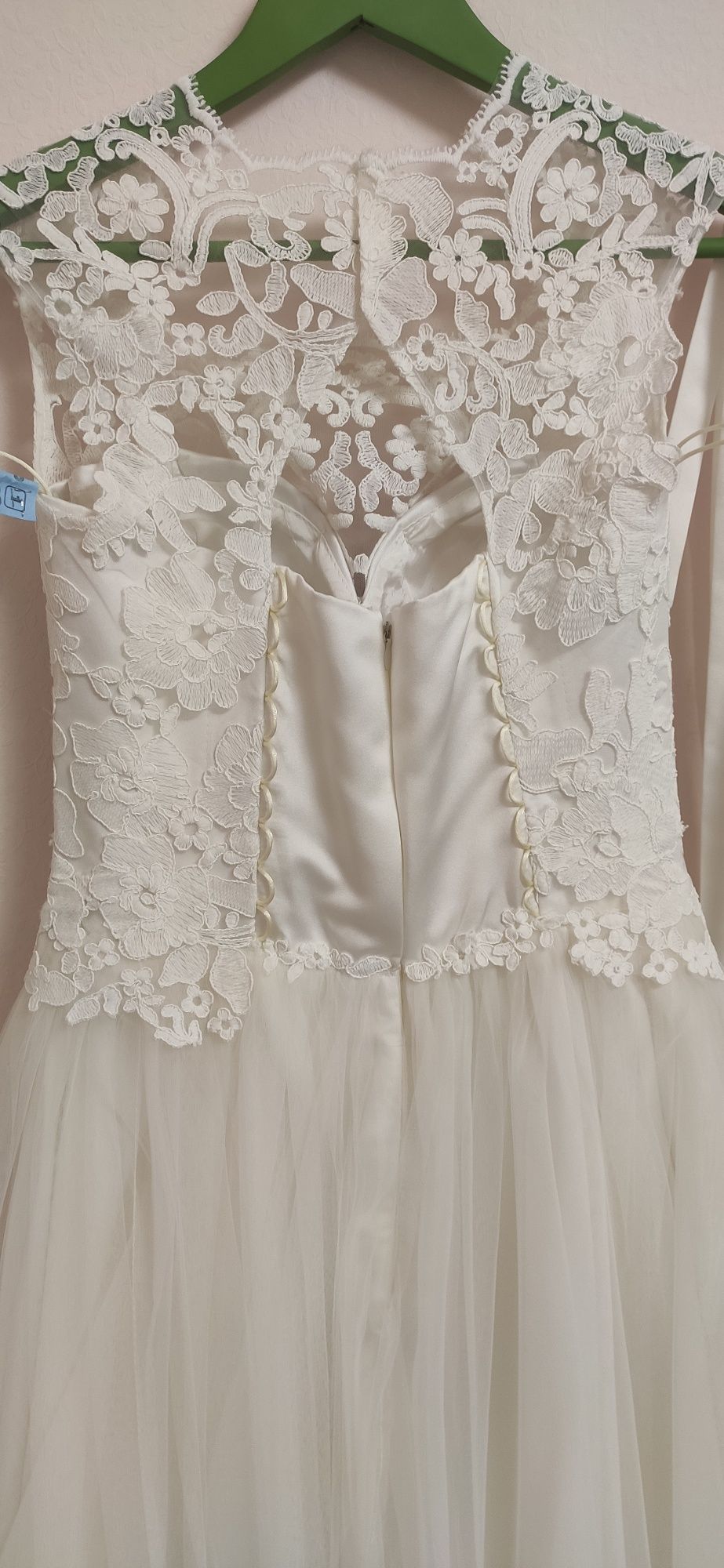 Свадебное платье + серьги + подюпник с 2 колец, чехол Весільна сукня