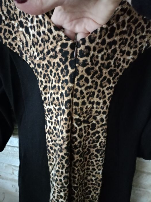 Ładna sukienka z panterką