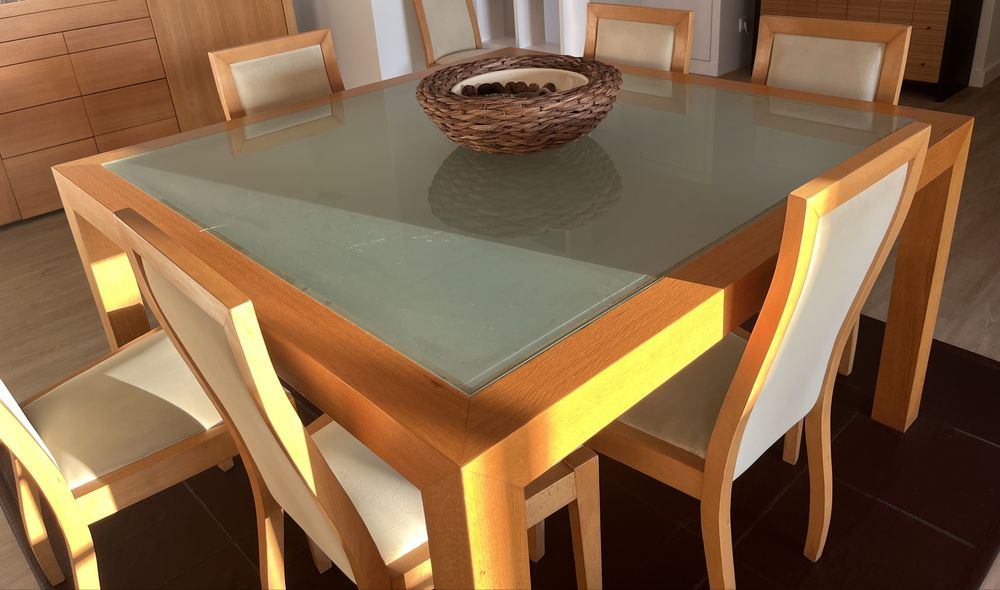 Mesa de jantar tampo com vidro