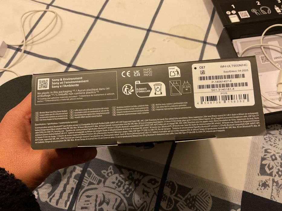 Sony ULT Wear Headphones cinzentos