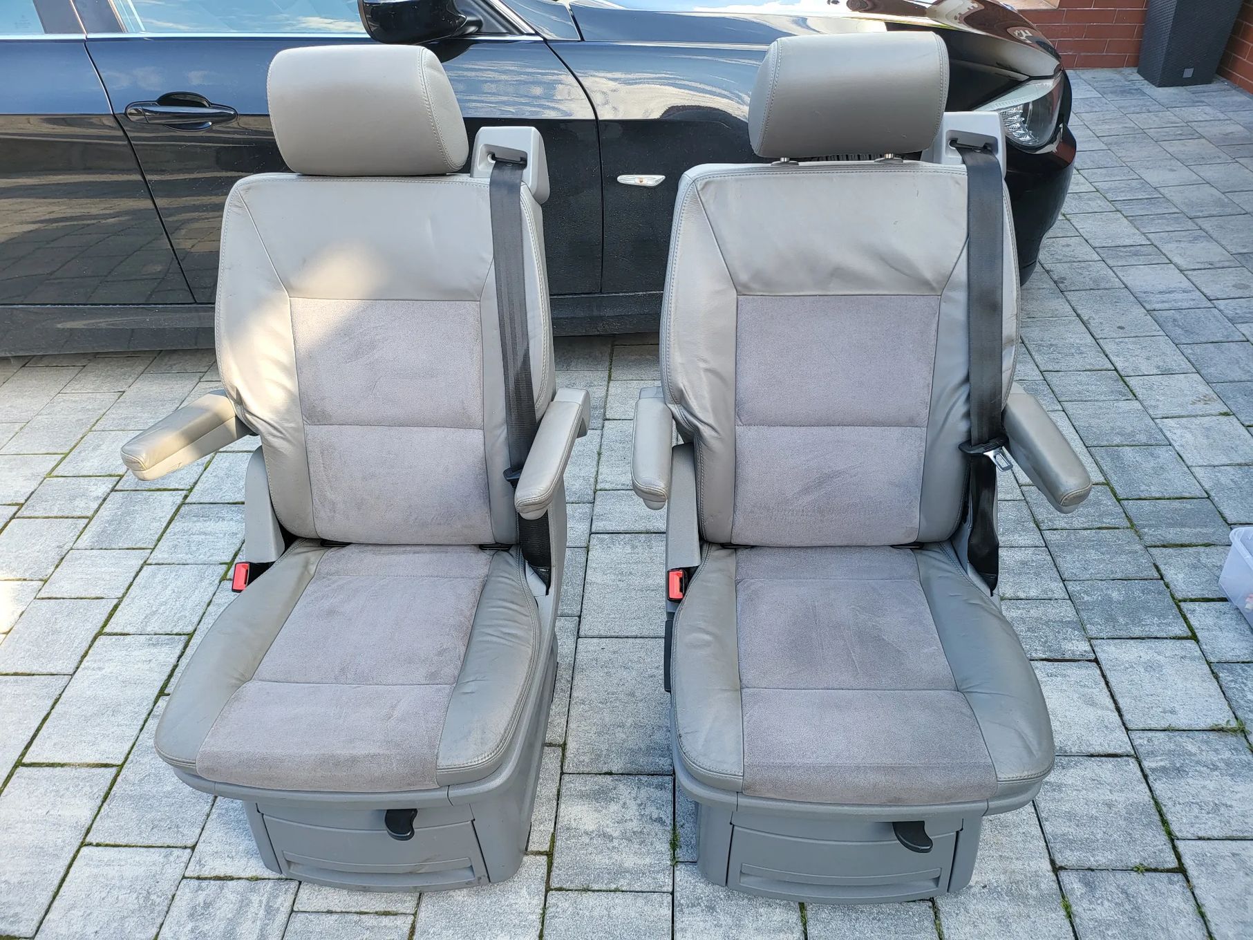 VW T5 T6 MULTIVAN CALIFORNIA KAMPER fotele OBROTOWE podłokietnik ALCANTARA