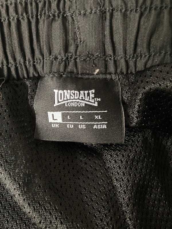 Czarne sportowe spodnie Lonsdale r. L