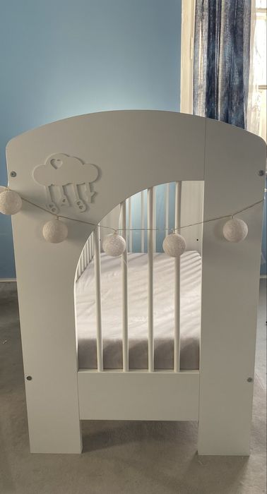 Łóżeczko dziecięce z materacem