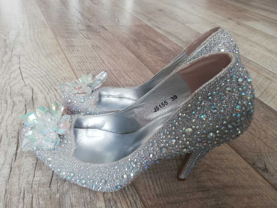 Buty na obcasach z kryształkami  ślubne srebrne na imprezę studniówkę