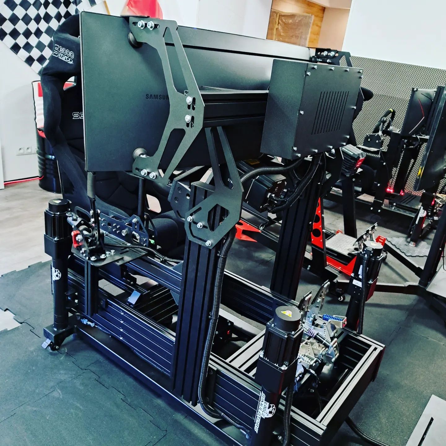 Profesjonalny symulator rajdowy 4 dof ruchomy simcube