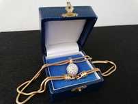 Colar e pendente com cristais tudo marca Swarovski