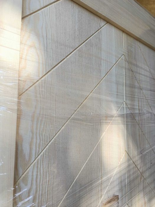 drzwi sosnowe jodelka drewniane