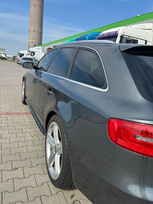 Audi A4 Avant Audi A4 2.0 TDI Quattro Line S tronic