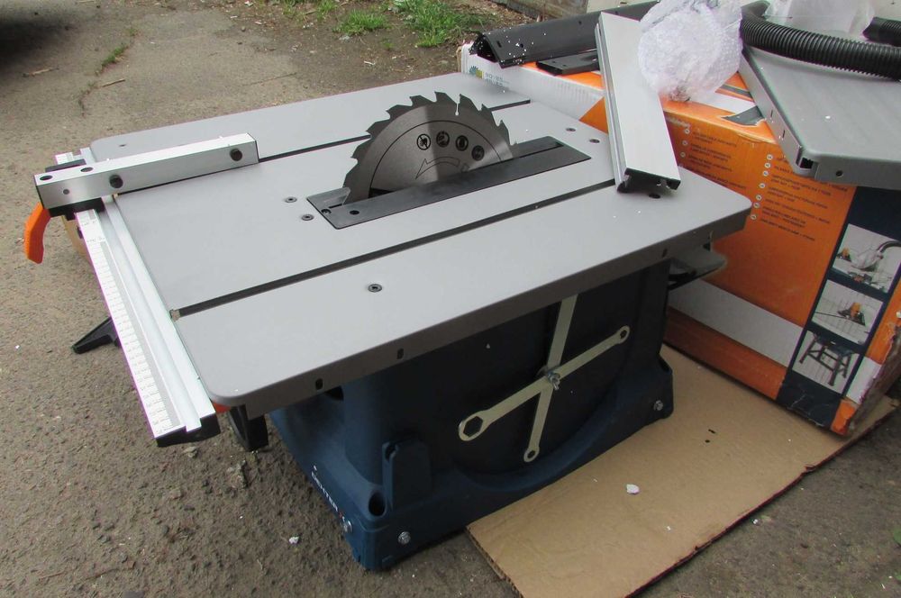 Настільна пила, циркулярка по дереву Dexter 2000вт. 250мм (Німеччина