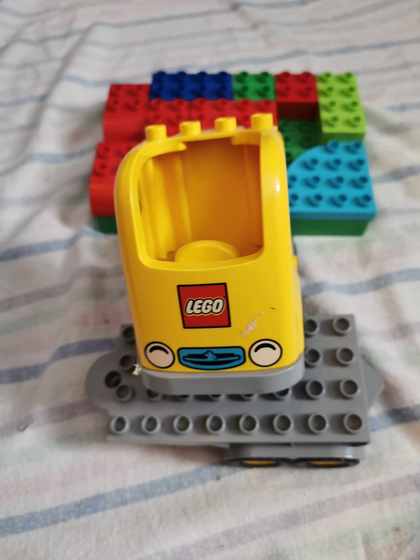 Camião com reboque lego da marca lego