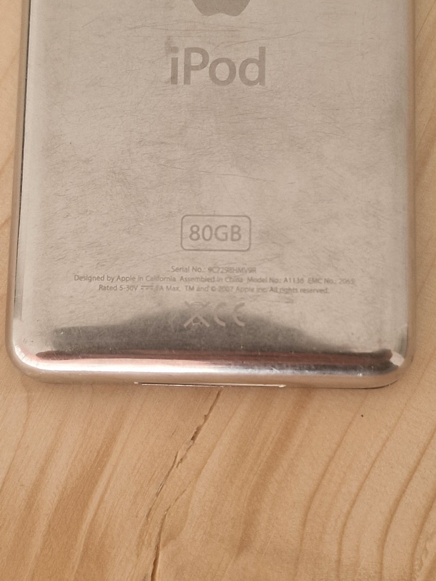 iPod antigo (ver fotos)