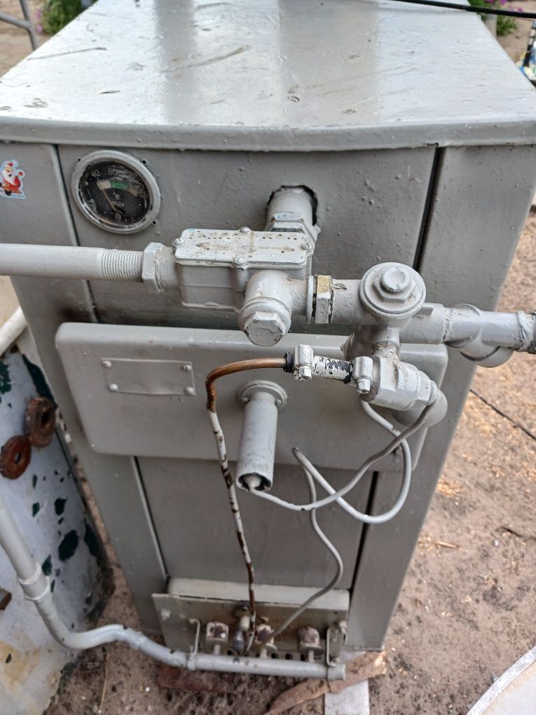 Котел газовый б/у в отличном состоянии