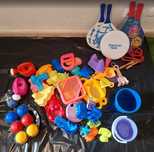 Lote de brinquedos de praia – baldes, pás, raquetes e mais