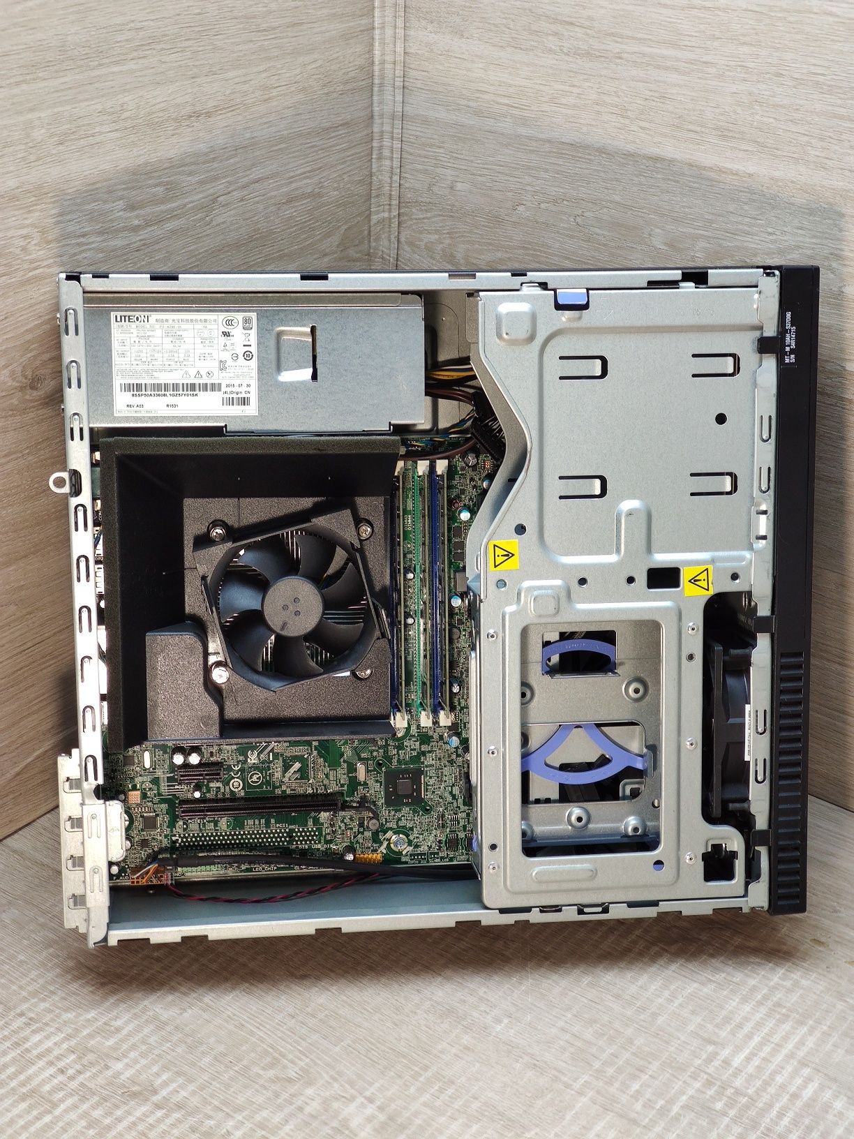 Lenovo M83 (intel i5-4430/8GB DDR3)