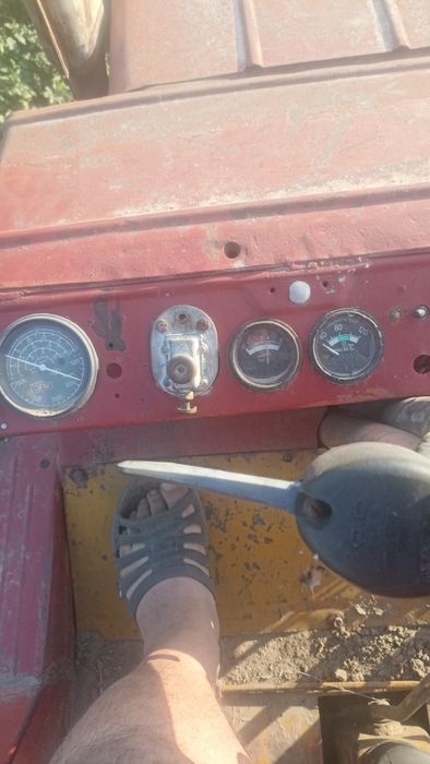 Продам тракторт 25 2600