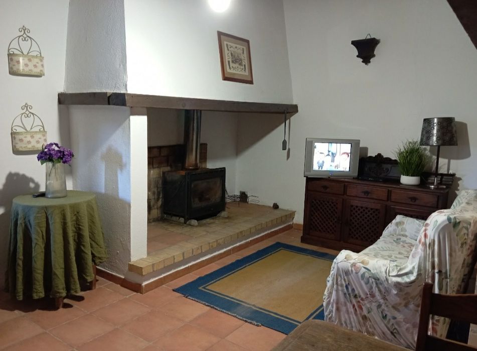 Alugo Quarto em Quinta