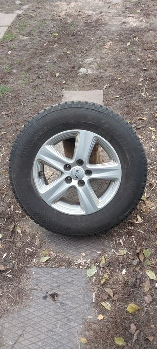 Диски на Кia 16/114.3/5 з шинами nokian r16/215/70 suv
