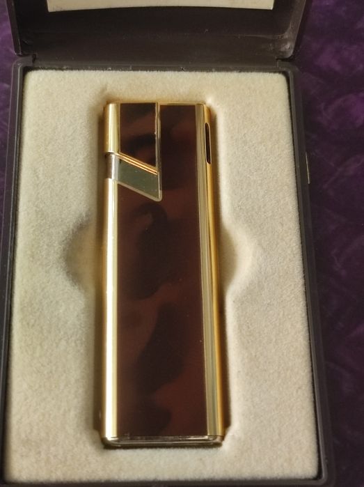 Isqueiros antigos novos