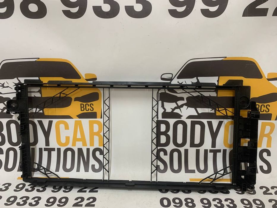 Панель радіатора (ліцензія) VOLVO XC40 2018-22 )