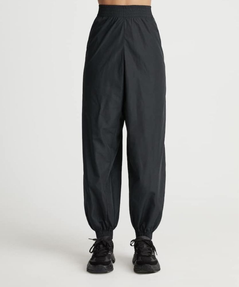 Спортивні нейлонові штани Oysho M L чорні шаровари широкі жіночі легкі