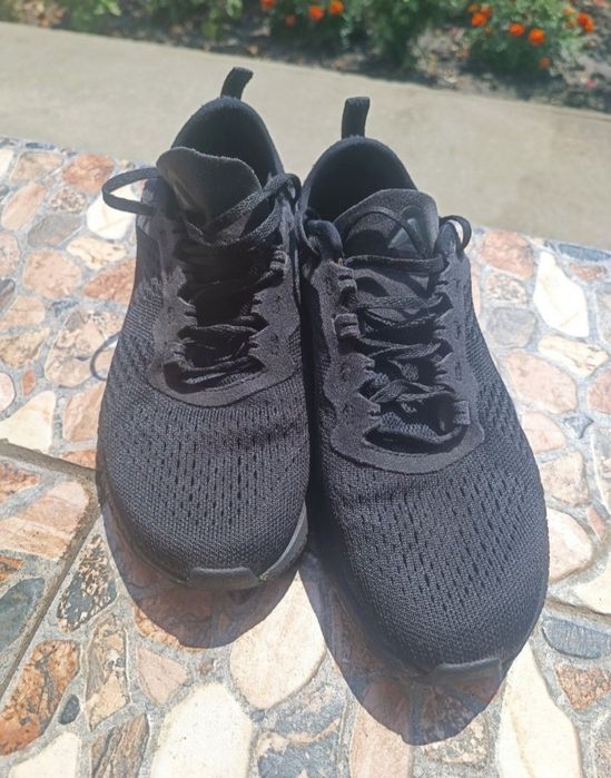 Продам кроссовки Reebok