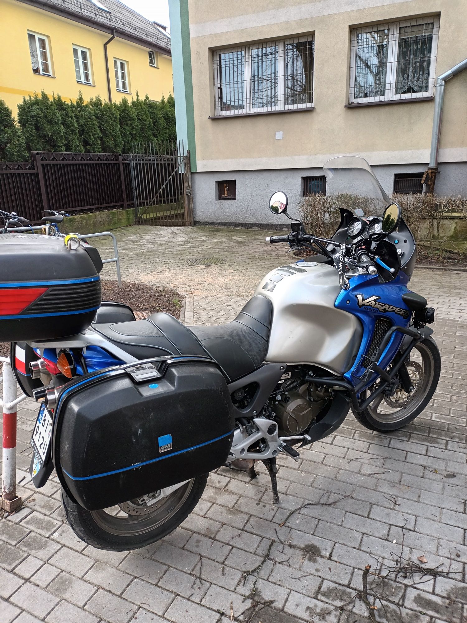 Honda Varadero 1000  lub zamiana na skuter