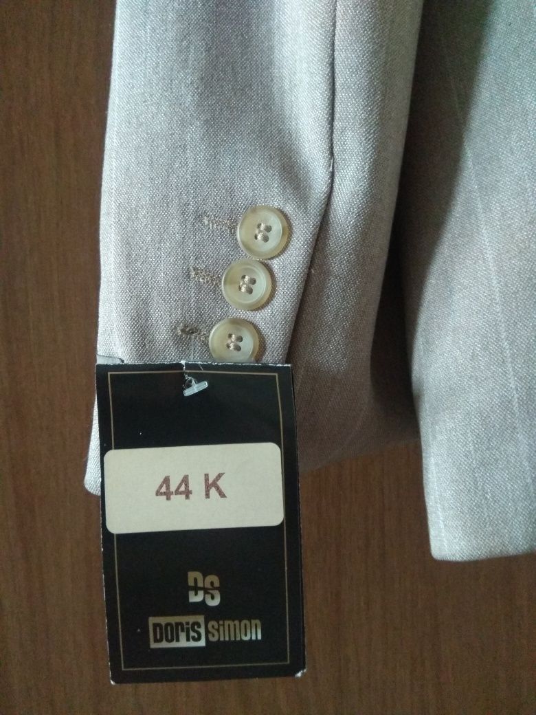 44 Doris Simon Beżowa marynarka męska