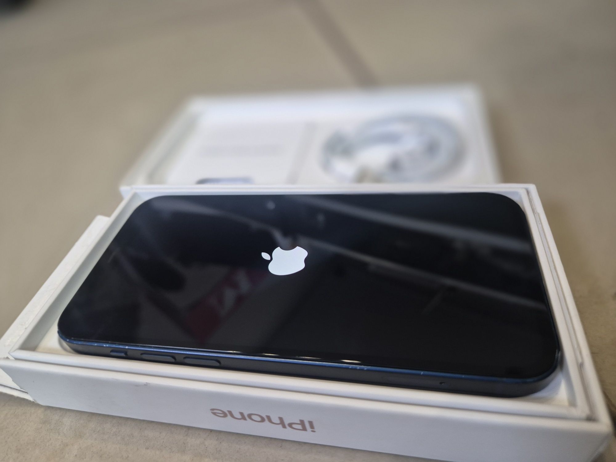 SMARTFON IPHONE 12 92% Bateria nowy ekran niebieskiI