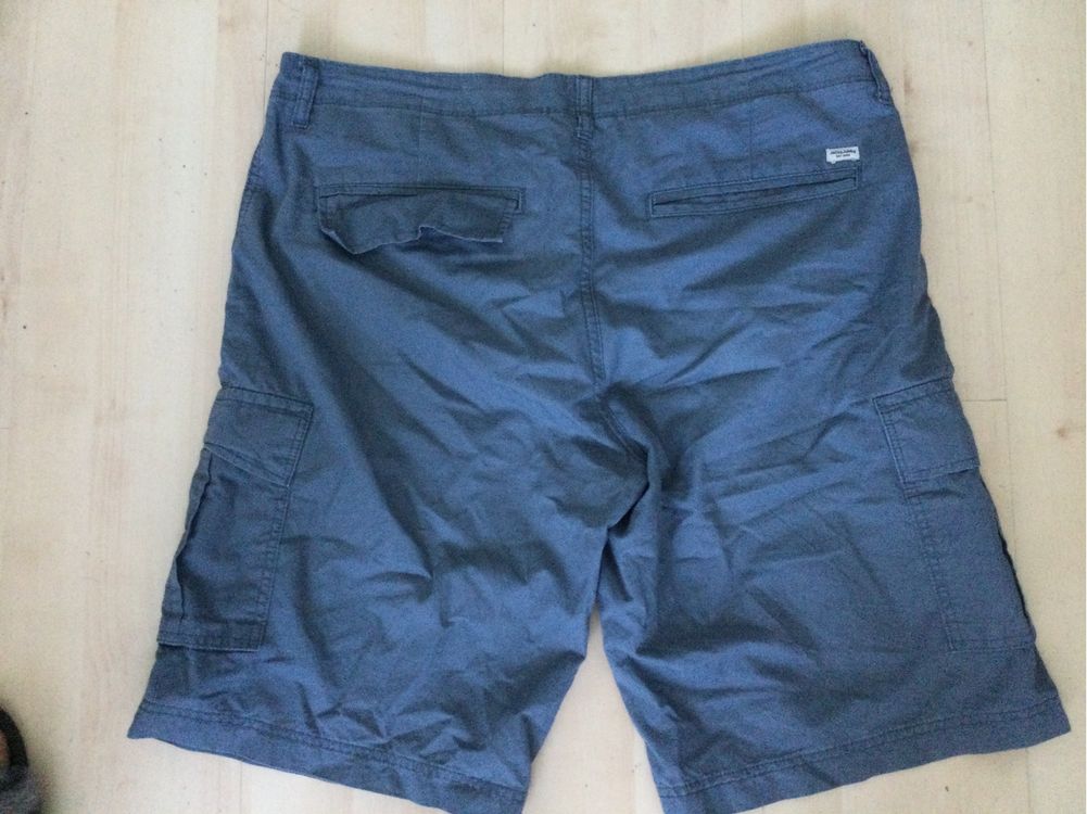 Krotkie spodenki Jack & Jones roz XL