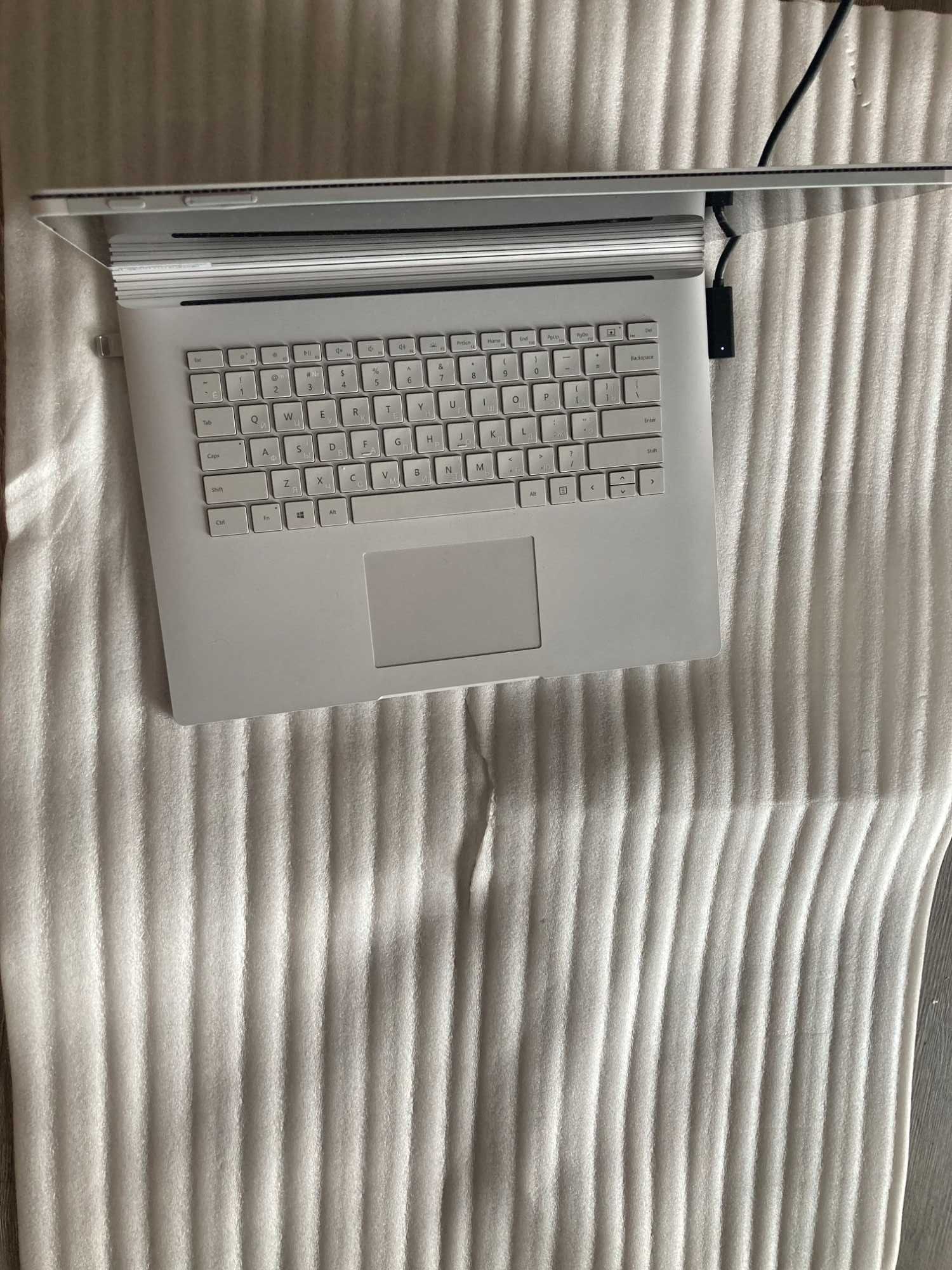 i7,16GB,NVIDIA GTX1060 6GB Microsoft Surface Book 2 15 Игровой Windows