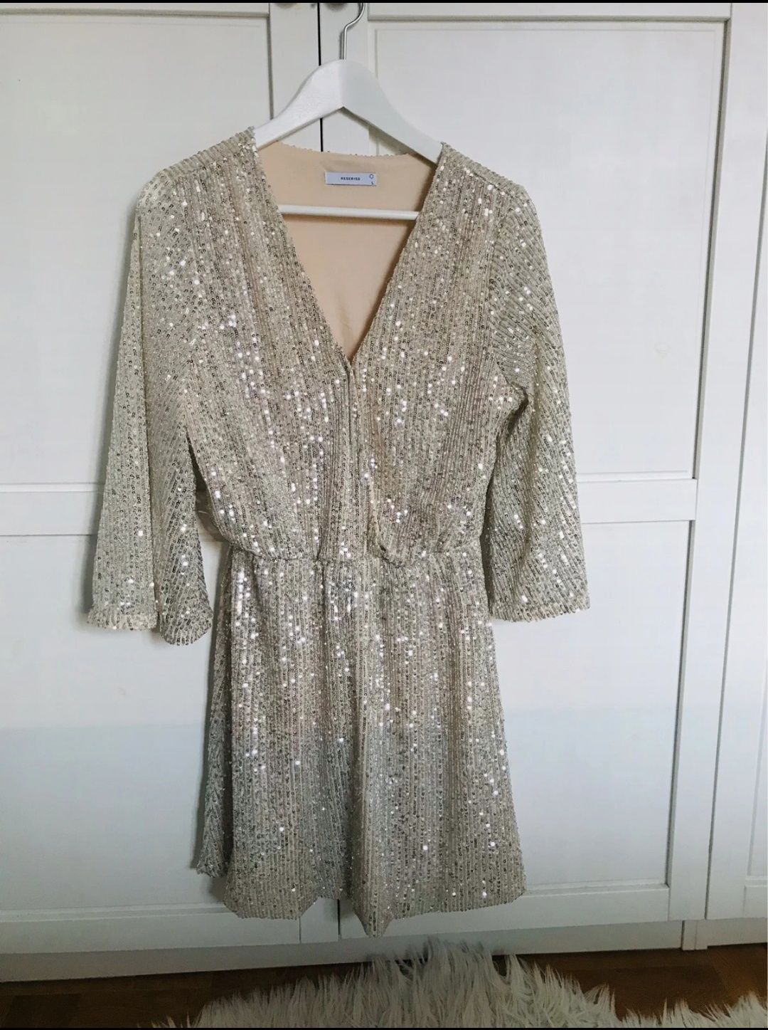 Nowa złota sukienka z cekinów nude Reserved cekinowa sukienka S 36