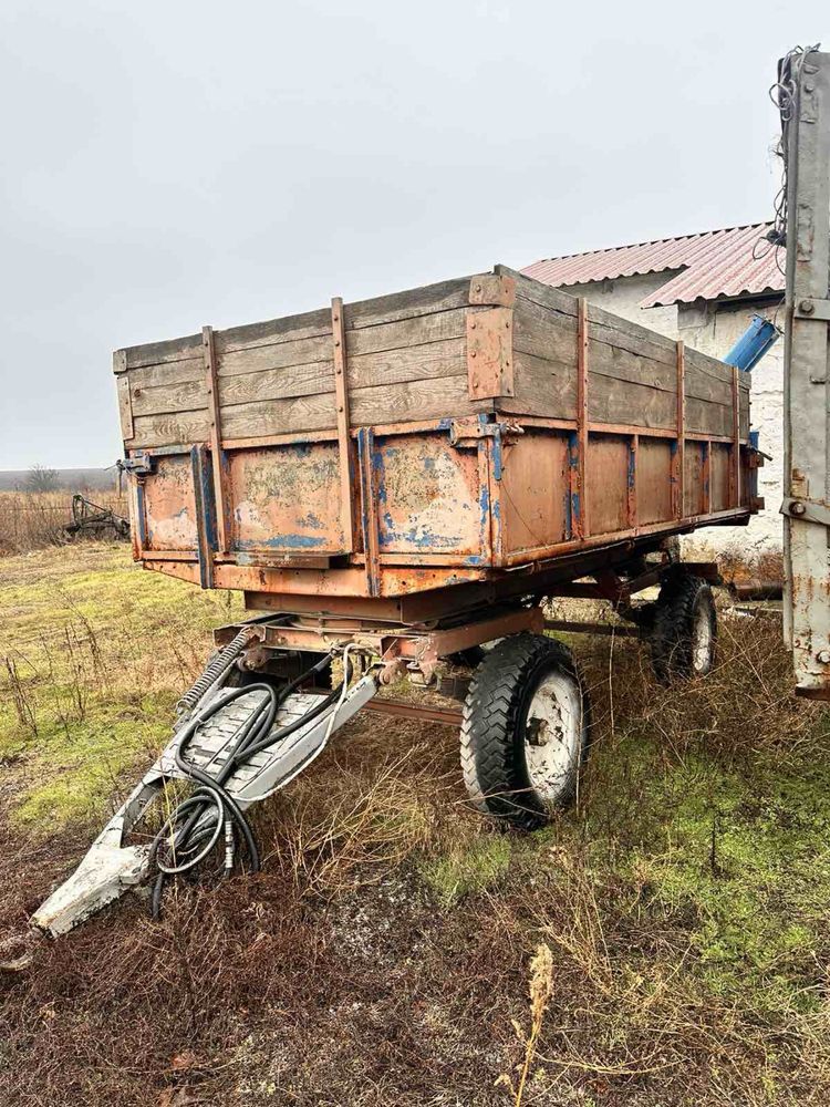 Причеп тракторний 2 ПТС-4, з загрузчиком сівалок, на кругу, 1990 р.в.