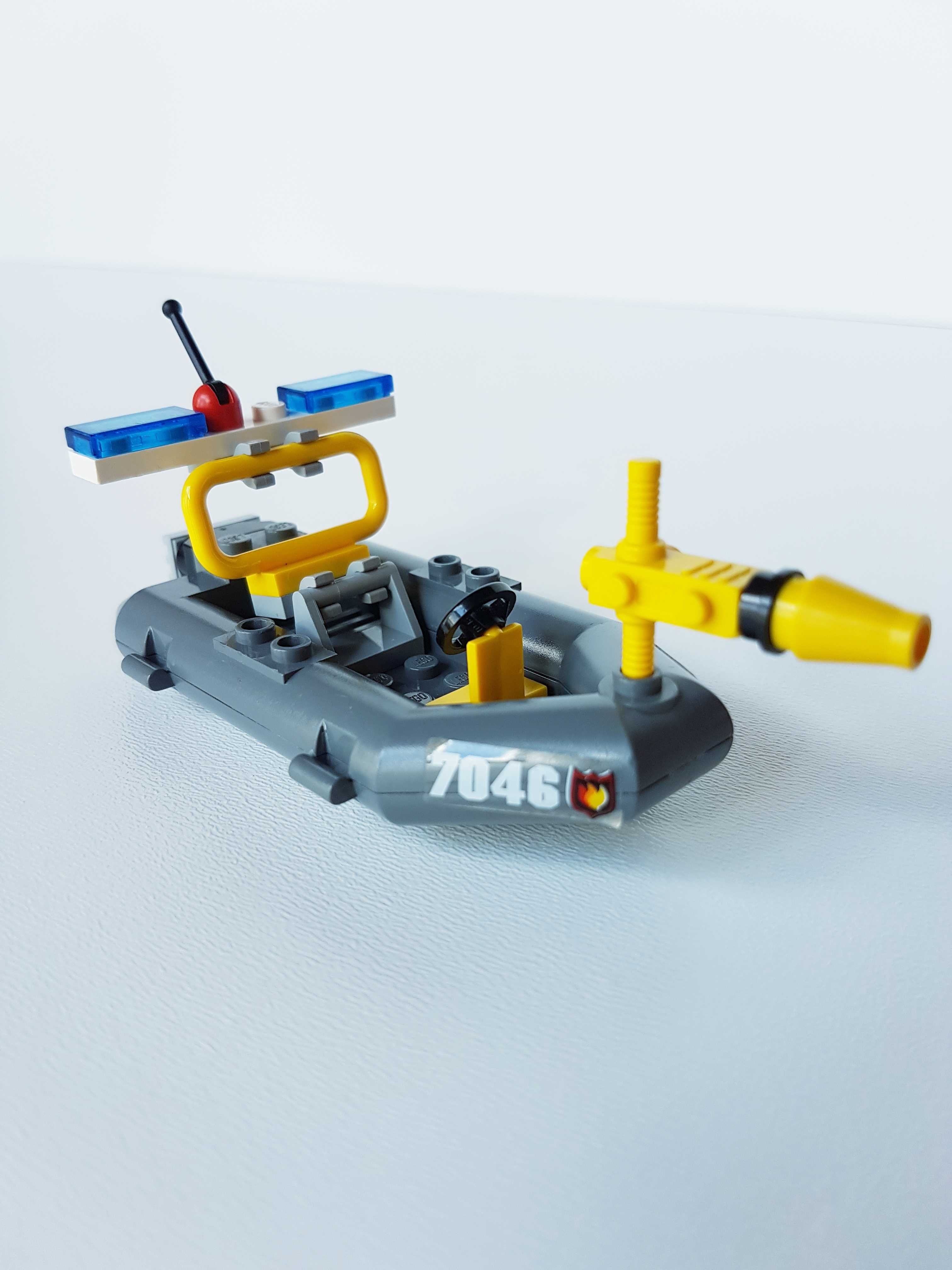 LEGO City 7046 Fire Command Craft