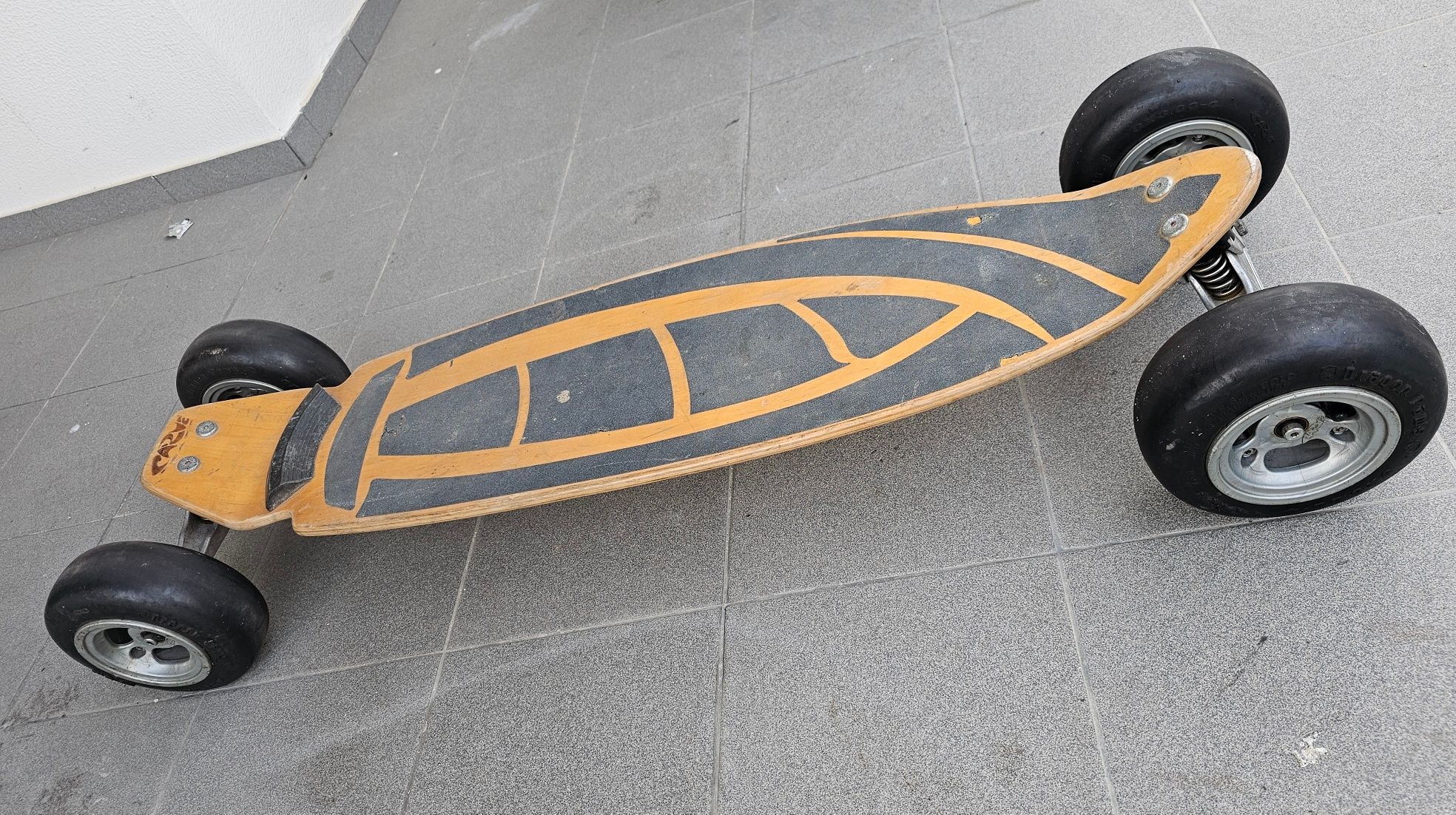 Carveboard skate