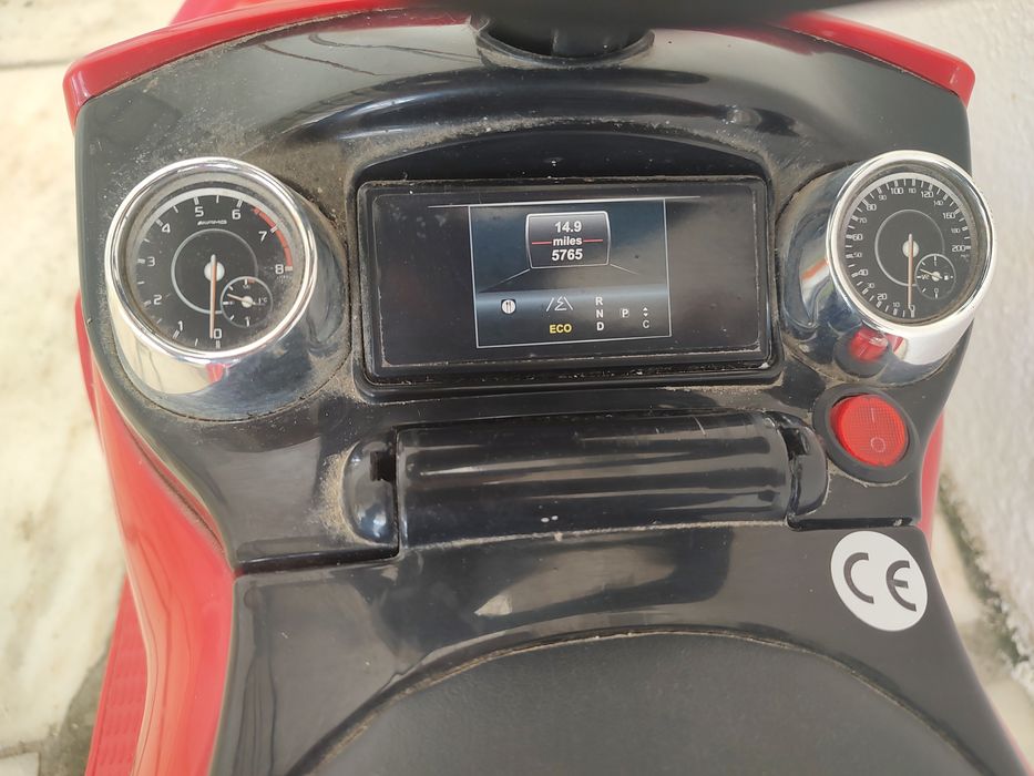 Carrinho Mercedes AMG GL 63 para crianças