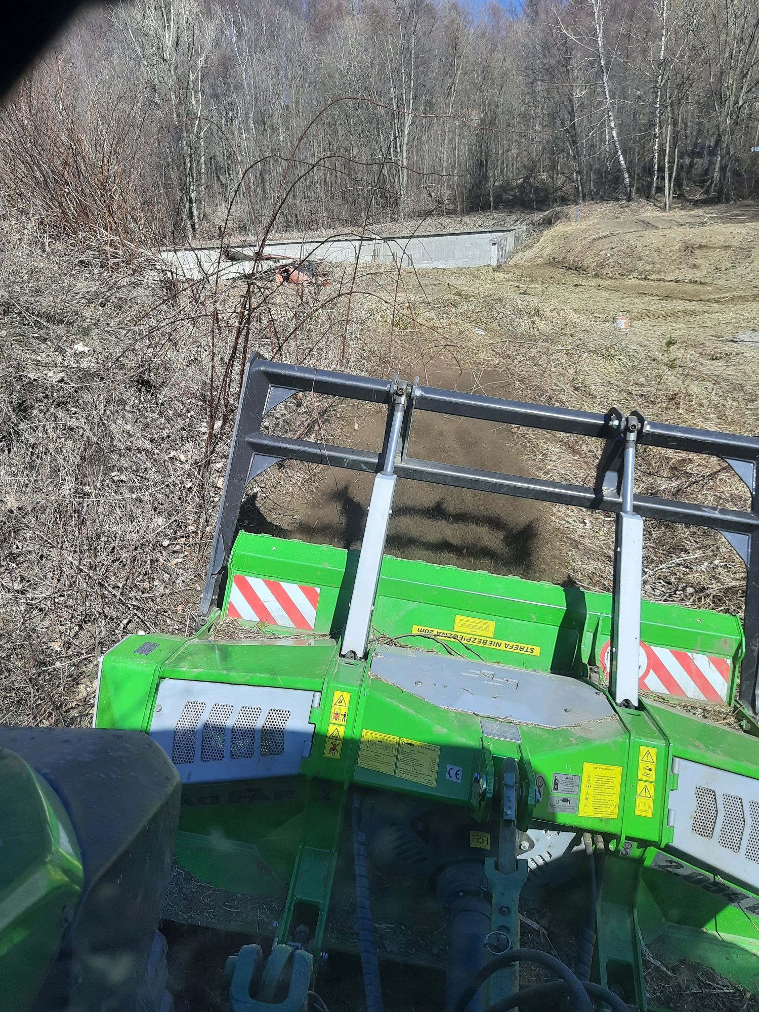 Mulczowanie, rekultywacja terenu, usuwanie krzewów