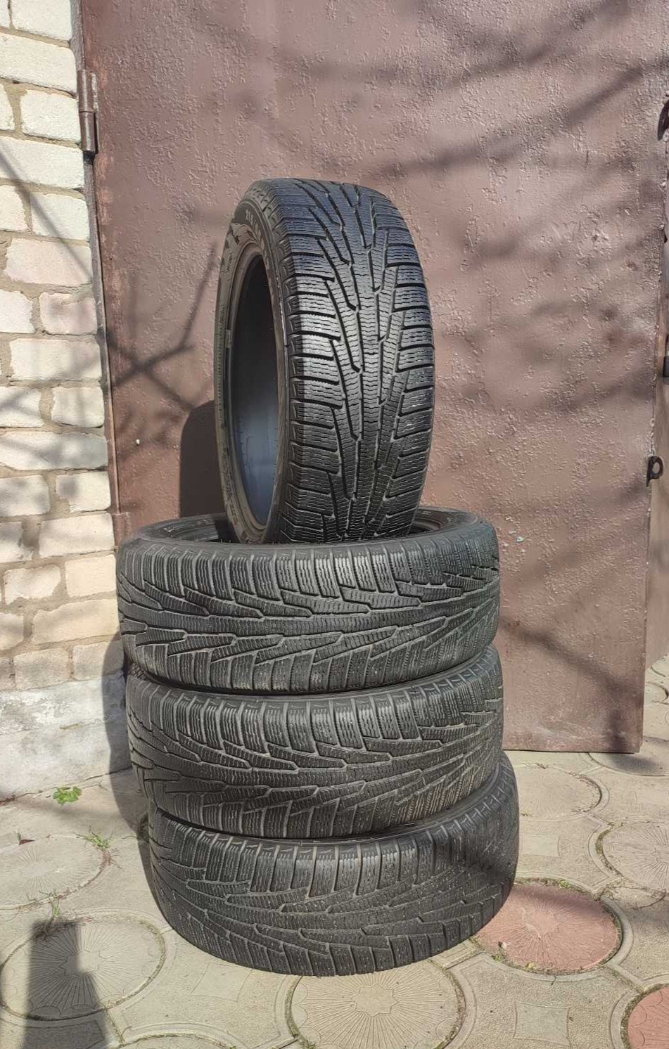 Резина Nokian Tyres 255/15/R17