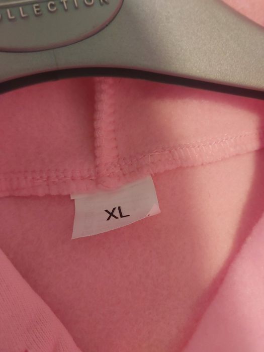 Bluza ocieplana kangur  różowa czaszka alternative goth anime Shein